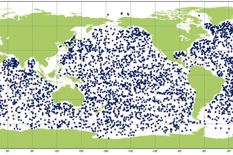 Map of world oceans showing dots where Argo floats were reporting when image was made.